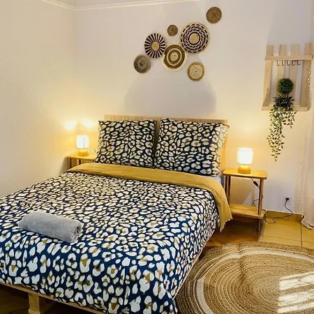 Charming Apartment *